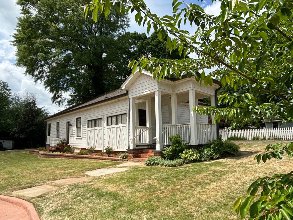 Servants Quarters and Carriage House of the Wadsworth House 